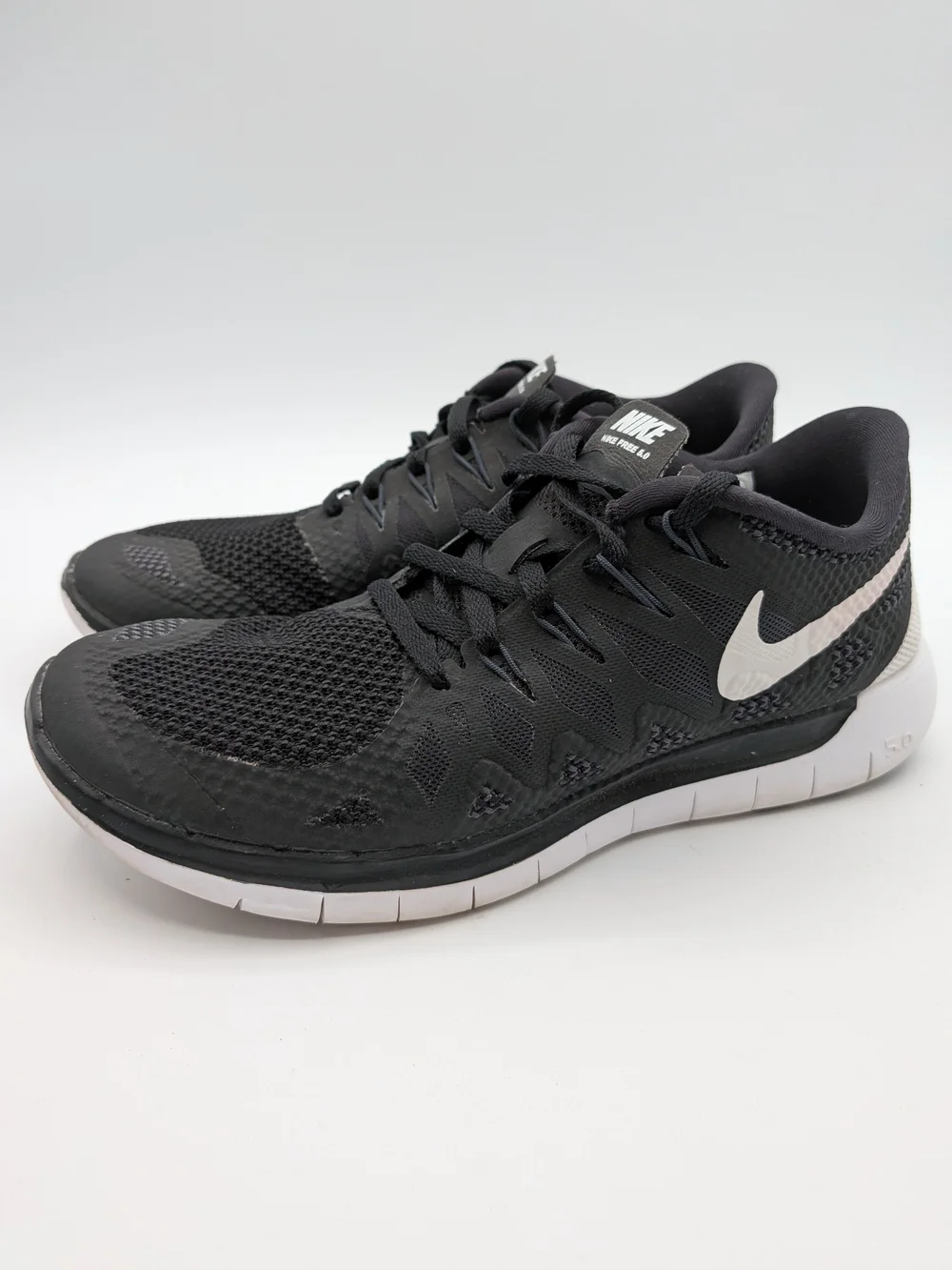 Nike Free 5.0 Black & White Running Shoes - Women's Sz 6.5
